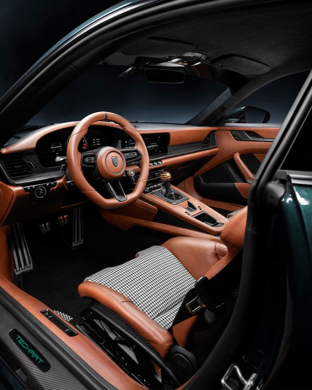 TECHART 911 GT3 ドライバーズコックピット
