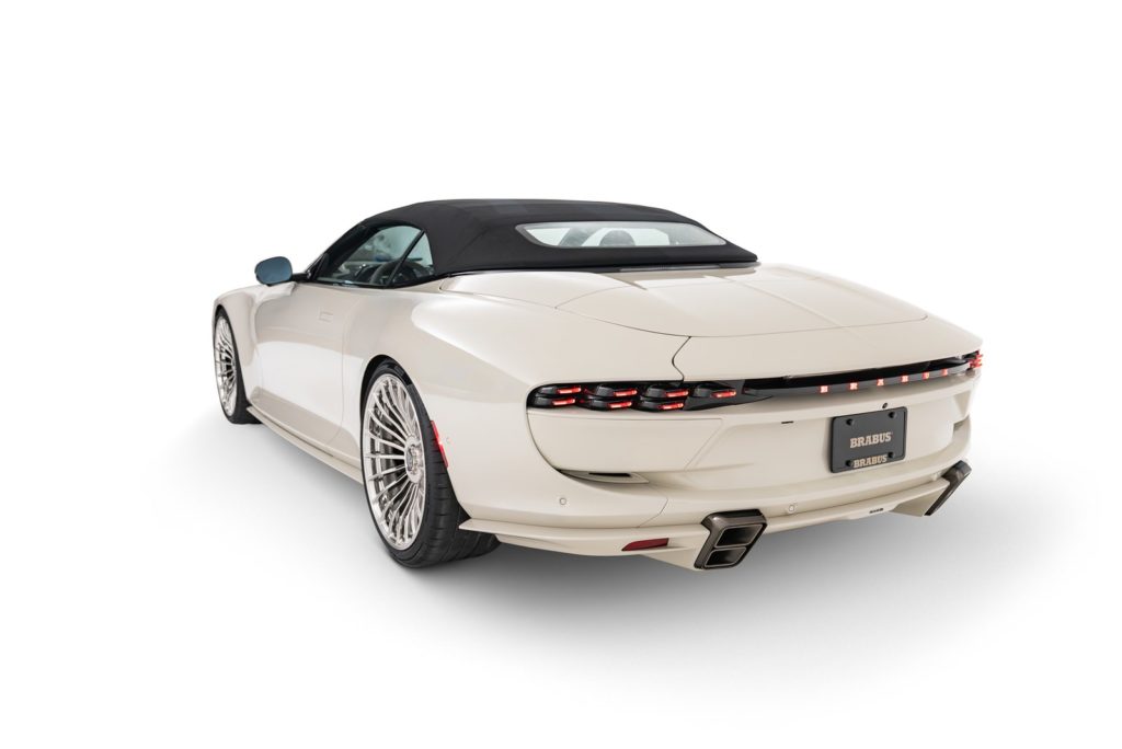 BRABUS BODO CABRIOLET の幌クローズ時のリアビュー