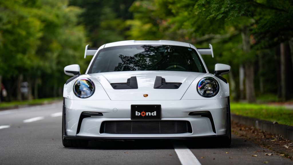 FIKSEホイールを装着したポルシェ992 GT3RS フロントビュー